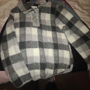 Pull over fuzzy jacket